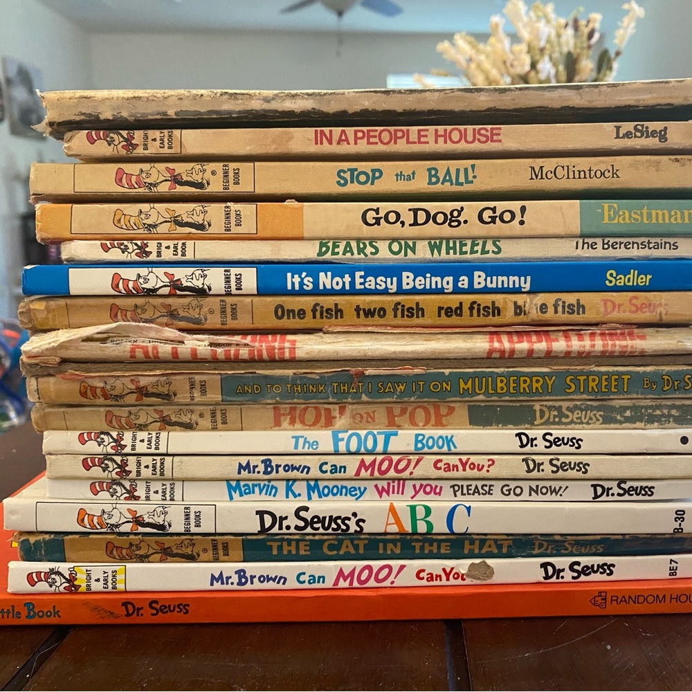 Lot of 17 Dr. Suess & Others Bright & Early Beginner Books no duplicates